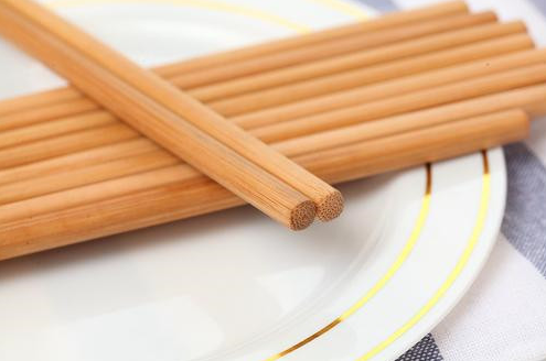 吃饭筷子用什么材质好