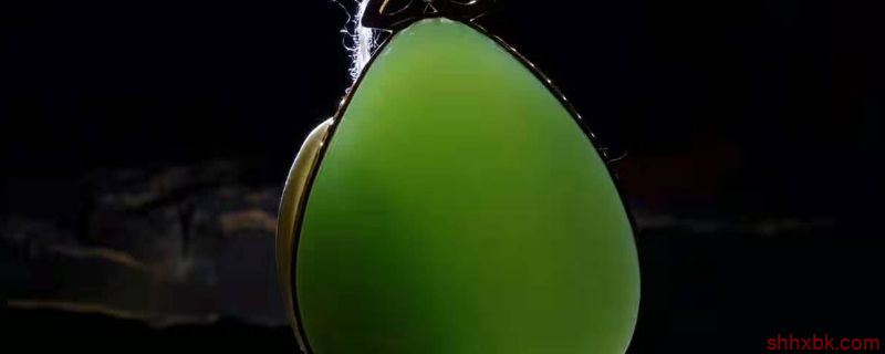 深绿色玉石是什么玉